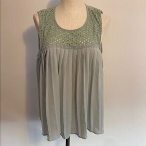 Maurices Green Sleeveless Tank Top with Relaxed Fit and Pleated Style